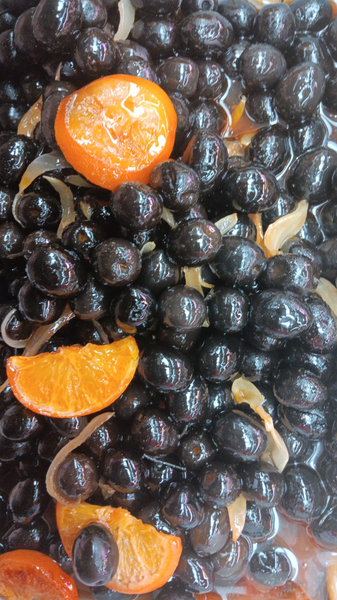 Aceitunas Negras con Pimentón y Naranja
